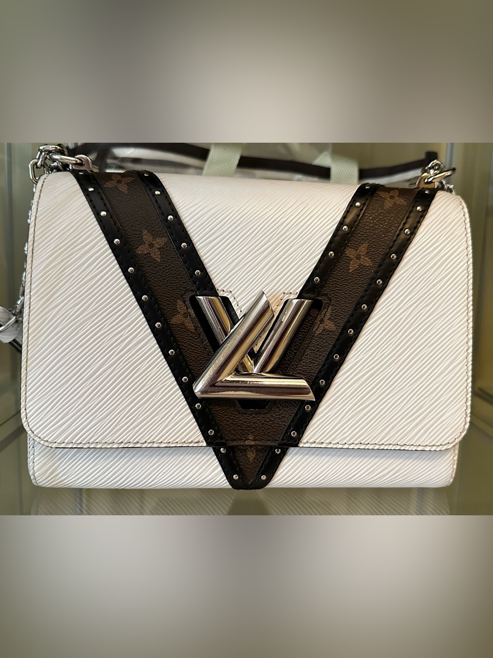 Pre-owned Louis Vuitton White Epi Leather Shoulder Bag Tricolor VMonogram Twist